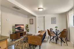 Highland Hide Away | Boho Chic | UA Walk | Superhost - Image 2