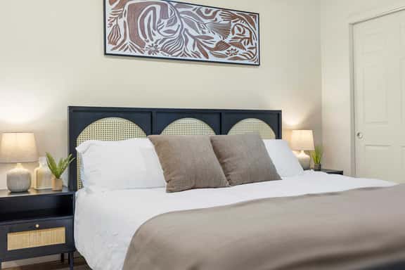 Highland Hide Away | Boho Chic | UA Walk | Superhost - Image 1